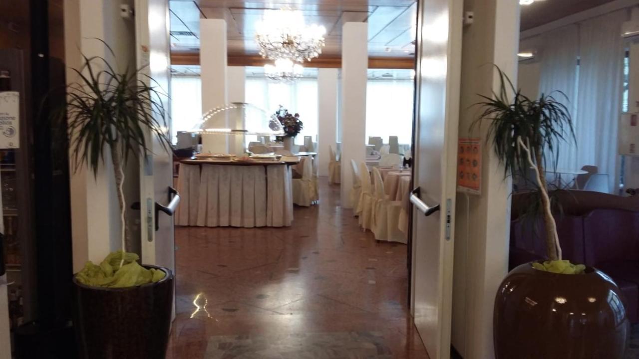 Hotel Spiaggia Marconi Rimini Exterior photo